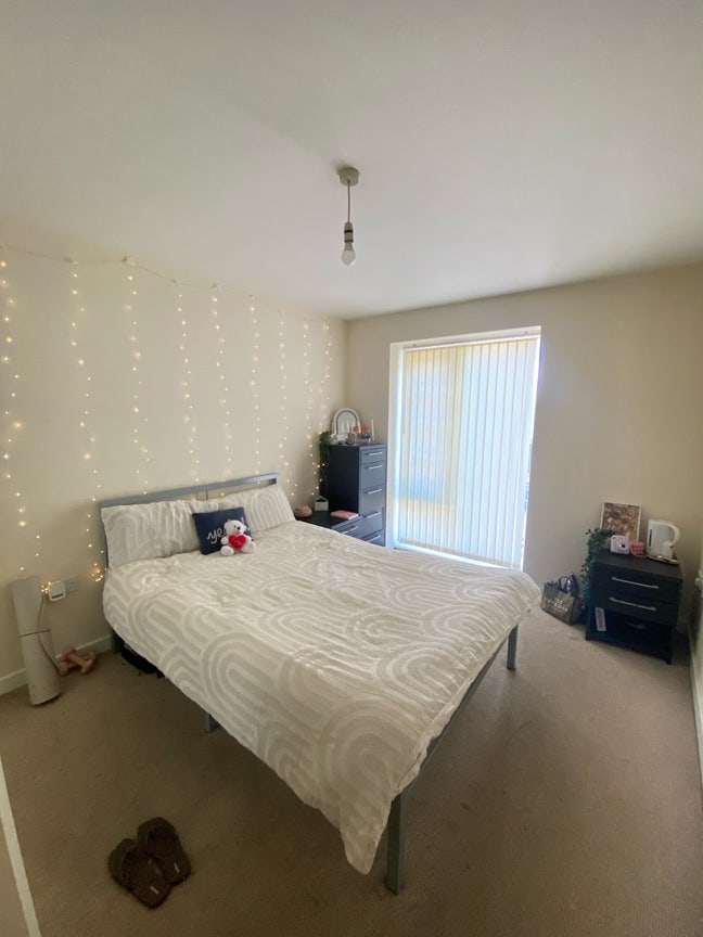 1-bed ensuite  Main Photo