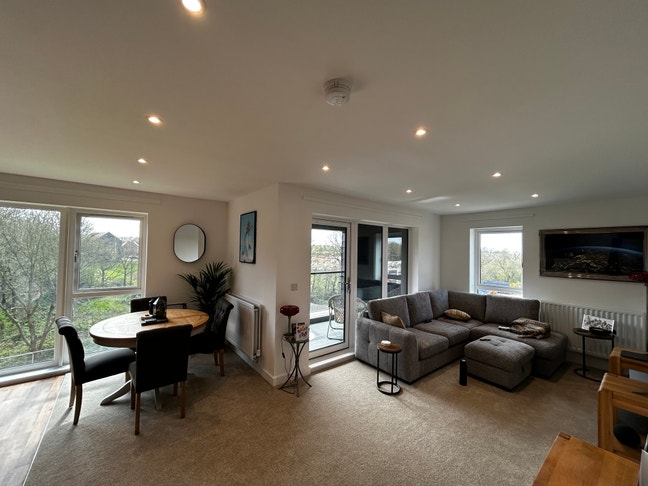 Large Double Room Available now Main Photo