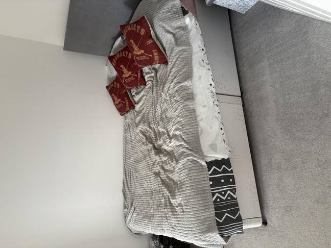 Double Bedroom available in Upton Main Photo