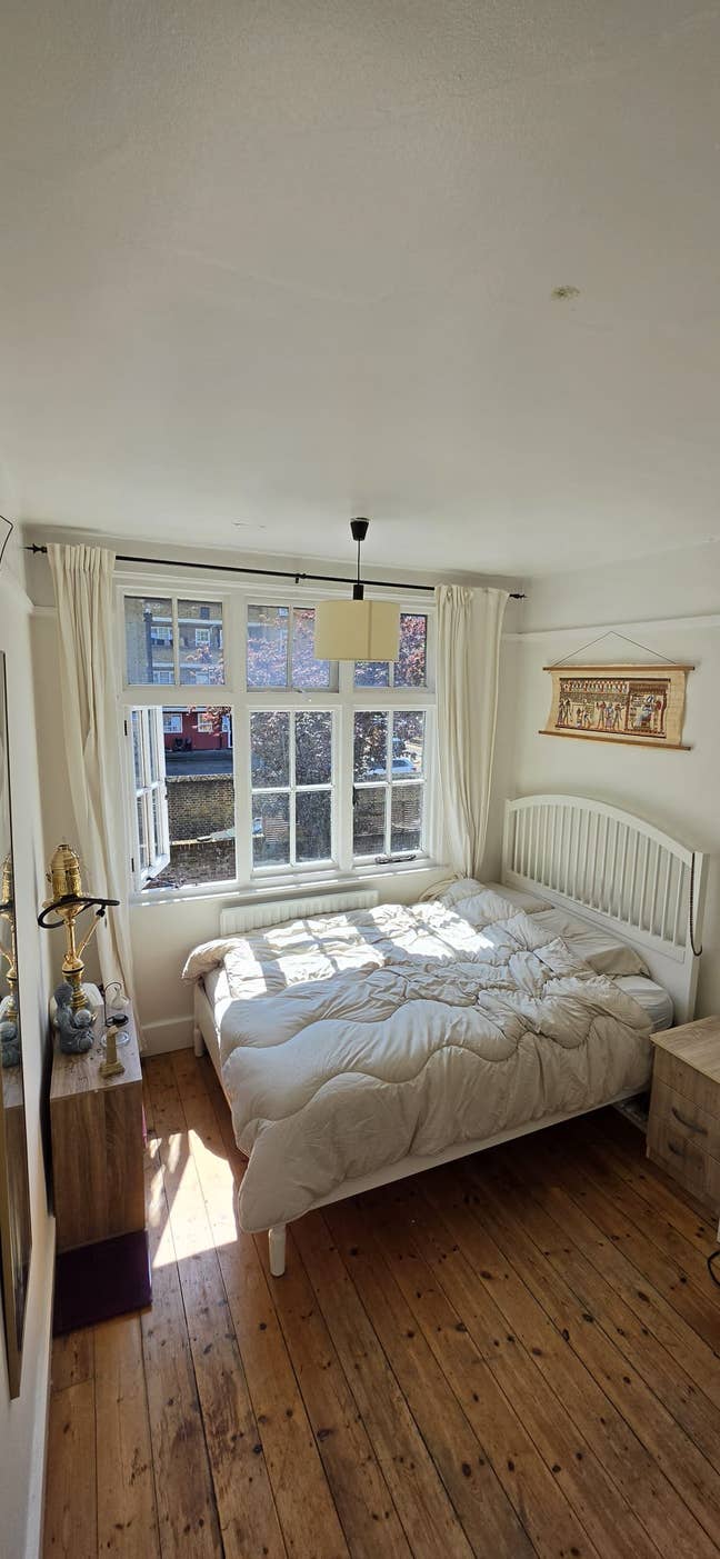 Double Room in a house  Main Photo