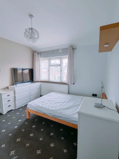 Room for rent Main Photo