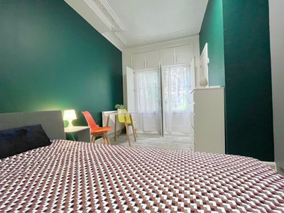 Luxury en-suite witb private patio Main Photo