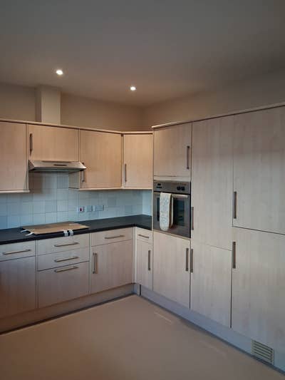 Room to rent in 3 bed house Main Photo