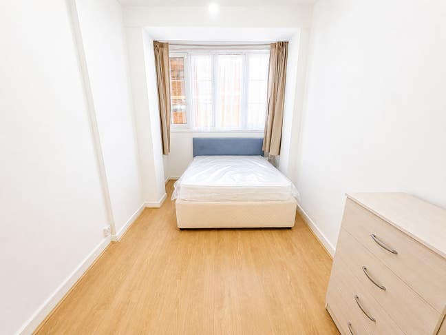 🏡 Cosy Rooms Available in E2 0JZ – Great London L Main Photo
