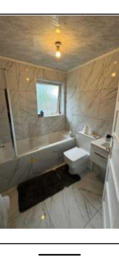 Room offered  Main Photo