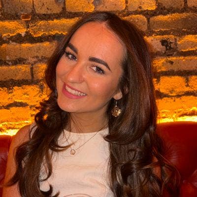 Professional Female seeks a double room Main Photo
