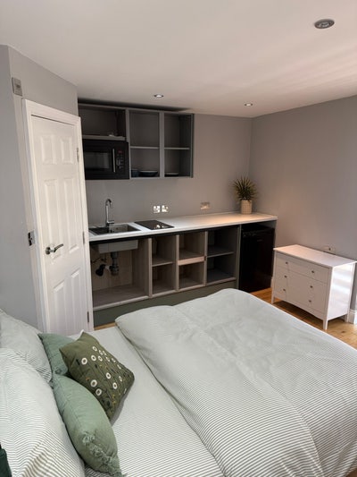 Studio rooms available Main Photo