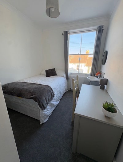*Amazing Brand New Luxury Refurbished Property* Main Photo
