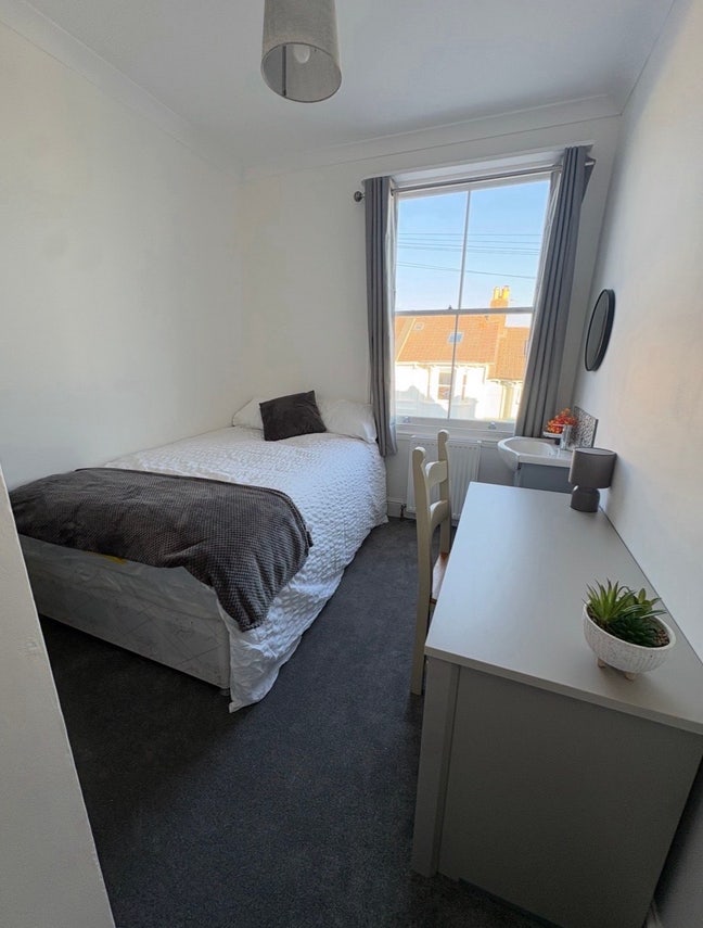 *Amazing Brand New Luxury Refurbished Property* Main Photo