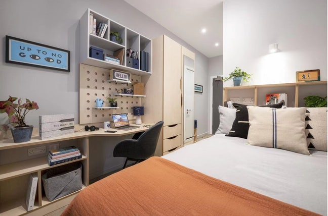 Hillside House 6 bed primium ensuite  Main Photo