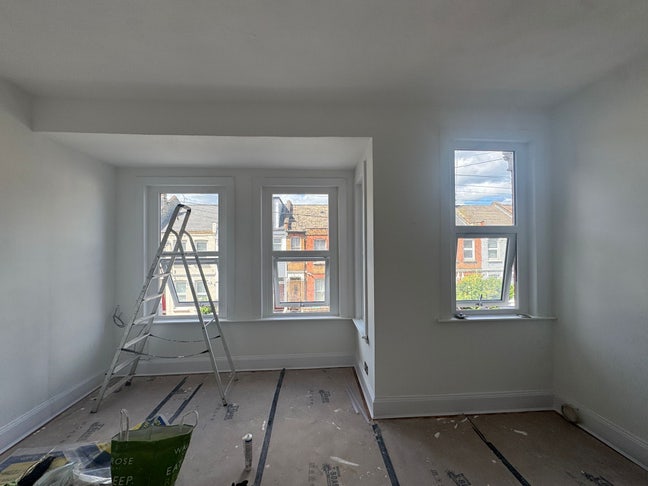 Large Bedroom Main Photo