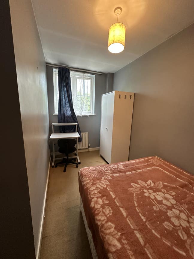 Room to Rent – 2-Bedroom Flat in Aldershot (Live-i Main Photo