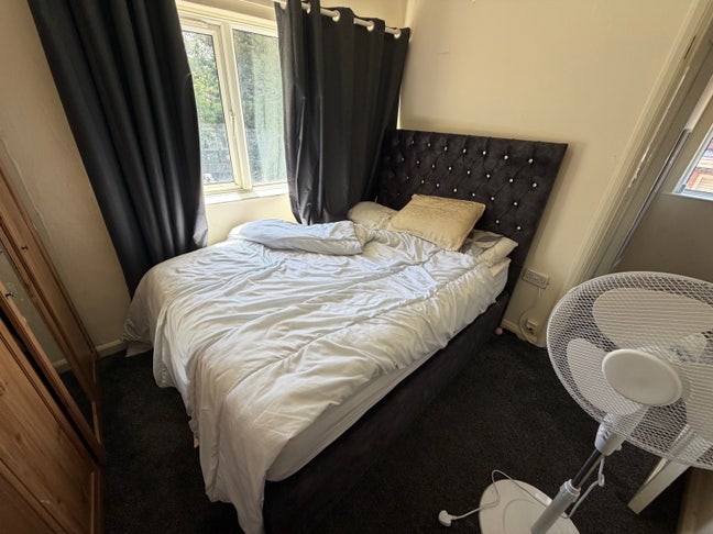 Double Rooms including Bills immediately available Main Photo