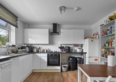 Double room available from 25th August- Limehouse Main Photo