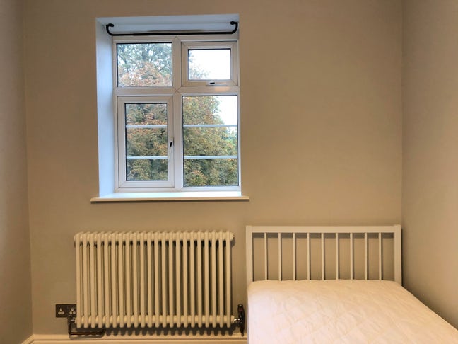 Recent renovation in Forest Hill with tube service Main Photo
