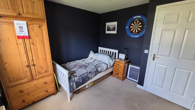 Bedroom with private bathroom to rent Main Photo