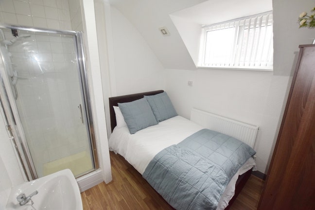 Supported Housing in B16 Ensuite Room No Fees  Main Photo