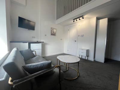 Beautiful Mezzanine En-suite Room Main Photo