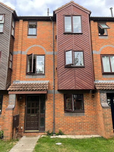 Shared House with Two Double Rooms Available  Main Photo