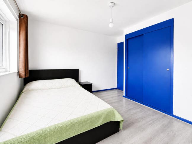 Master Bedroom | 4 minutes walk to station Main Photo