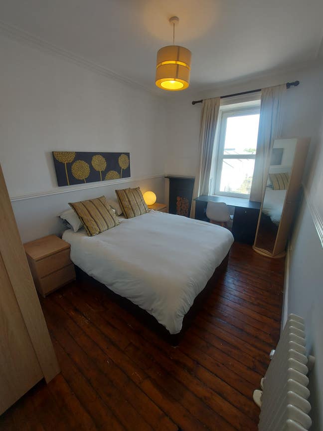 Spacious Student king size room near King Street Main Photo