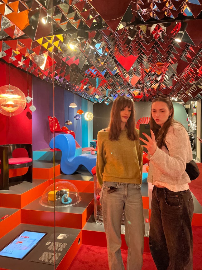 Looking for 2 other female housemates! Main Photo