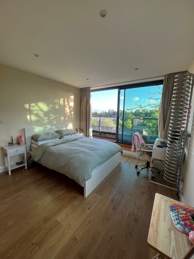 Couples Bedroom in lovely flat in Kentish Town Main Photo