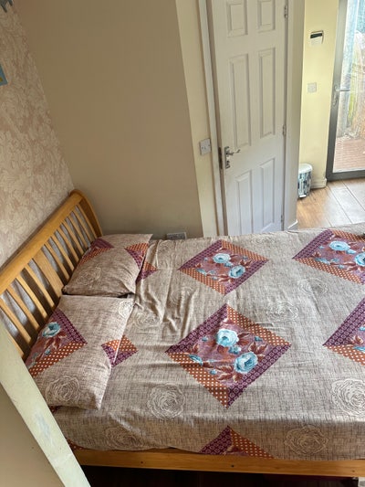 Double room to rent Main Photo