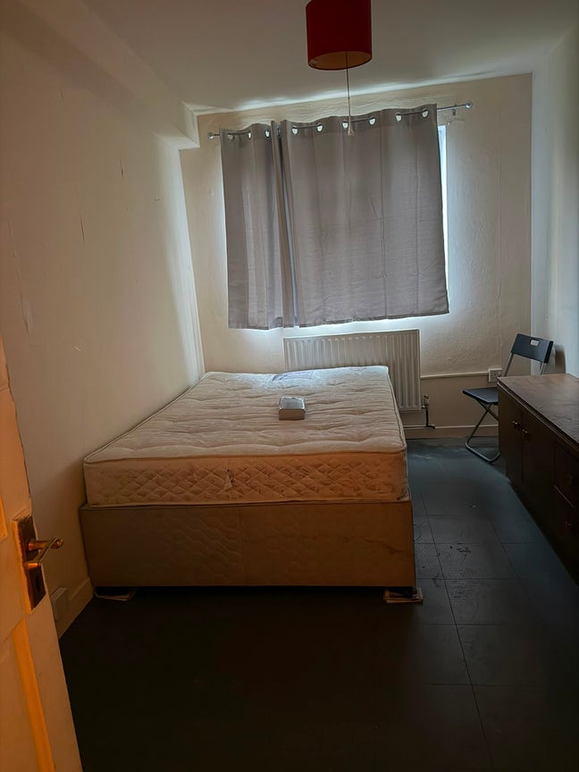 2 Rooms Main Photo