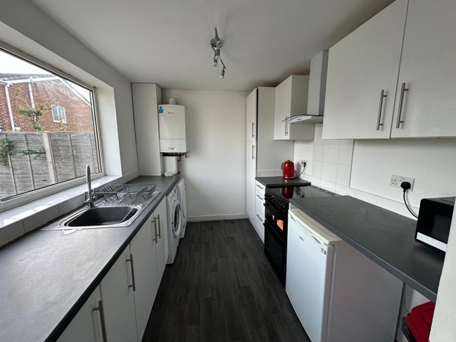 4 Bedroom student house close to St Johns Campus Main Photo