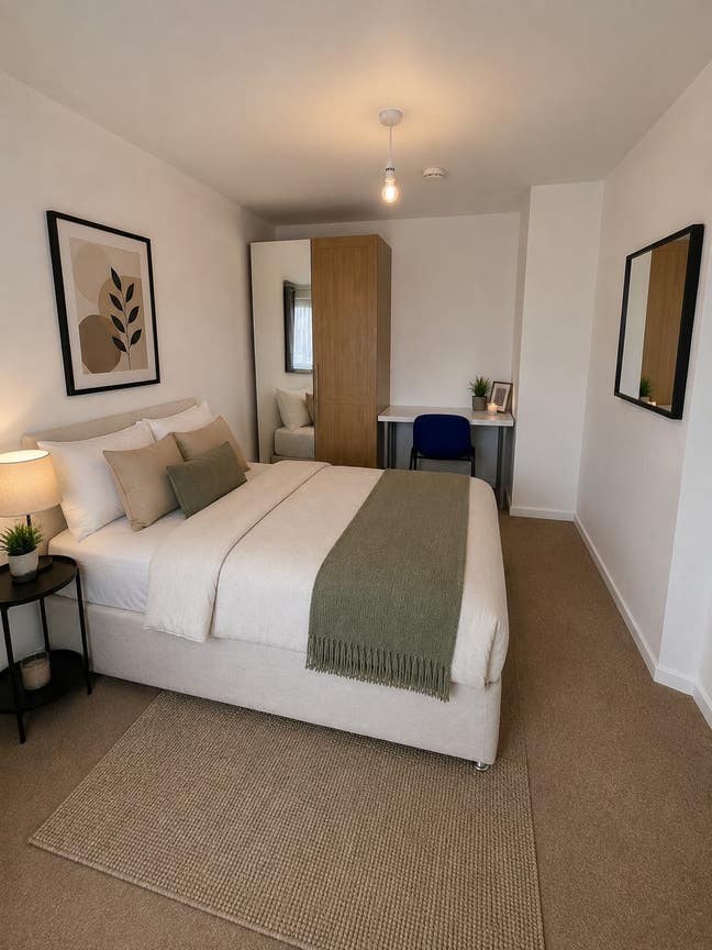 Spacious Double Room in Town Centre Main Photo