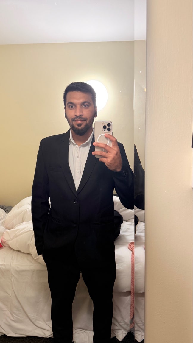 Looking for a room Main Photo