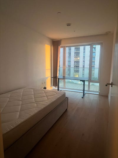 Royal Arsenal - Lovely Ensuite Room with Stunning  Main Photo