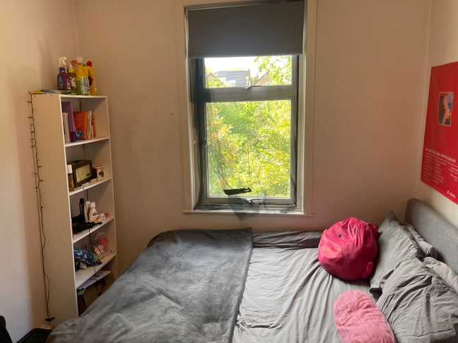 1 double room available in forest hill Main Photo