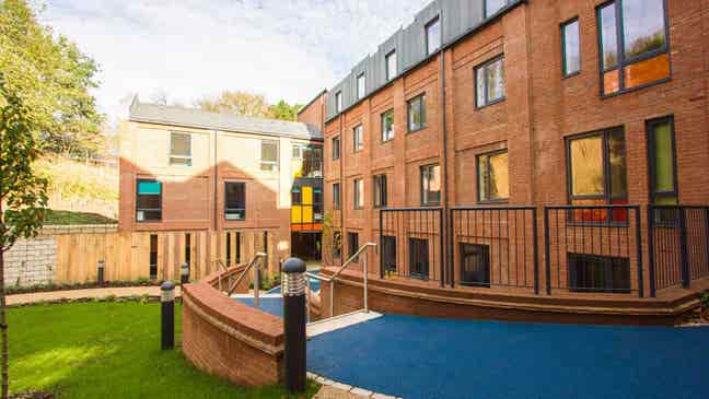 Ensuite Room Near Durham Station - June to Sept Main Photo