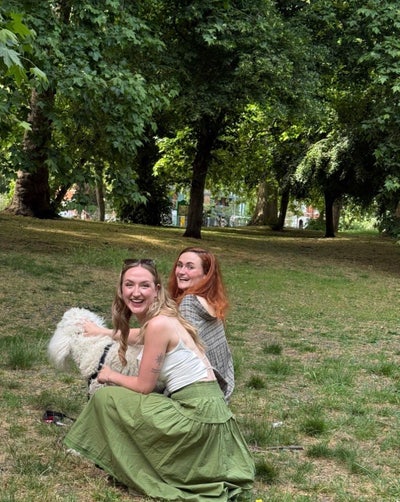 Two friends looking for additional flatmate/(s) Main Photo