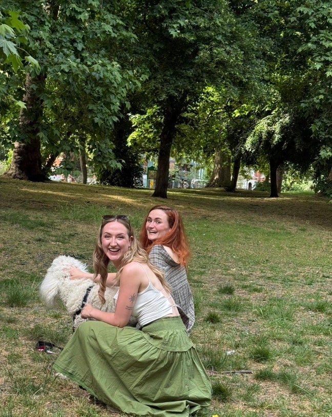 Two friends looking for additional flatmate/(s) Main Photo