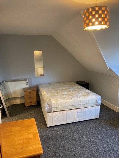 Spacious Studio Flat in University Area Main Photo