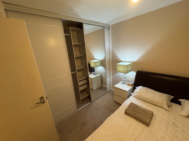 Double room to rent in large house in Carterton. Main Photo
