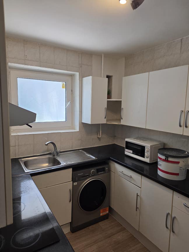 Newly Refurbished Professional House Share N1 Main Photo