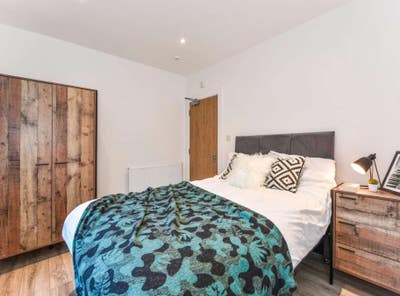  Lovely Double Room - SO14 Main Photo