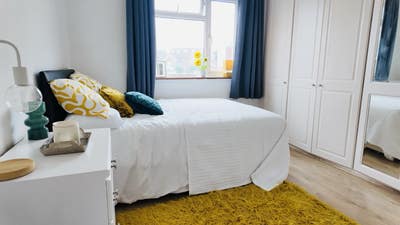 Bright Double Room | Wfh Space | &pound;775 Bills Inc Main Photo