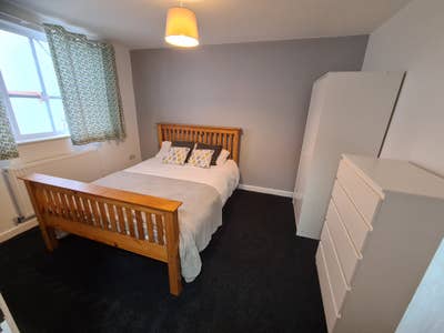 Double Room 📍 Prime Location | All Bills inc. Main Photo