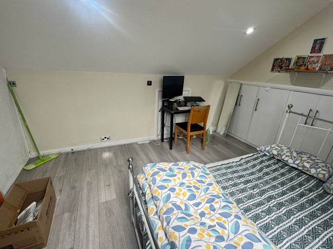 Very large Double room for working professionals Main Photo