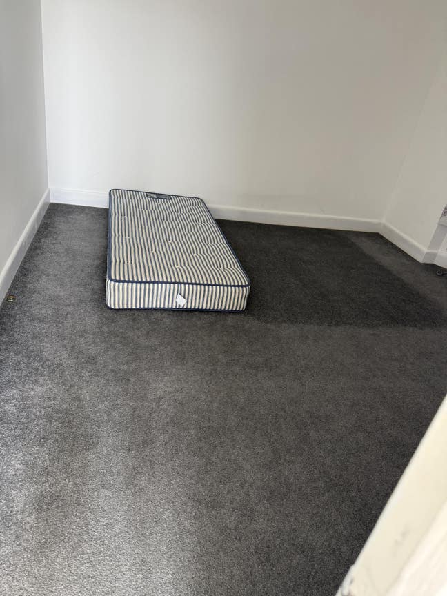 Big Double Rooms Available  Main Photo