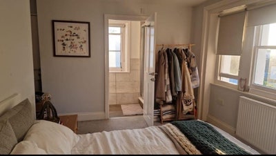🌟 Spacious Rooms with Private Bathroom in West Ken Main Photo