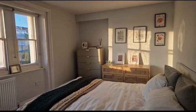 🌟 Spacious Rooms with Private Bathroom in West Ken Main Photo