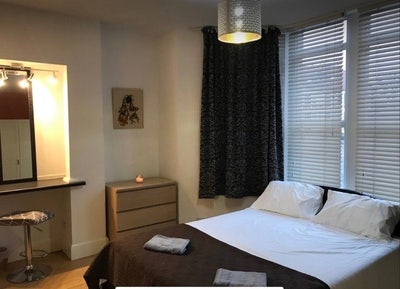 Double room available on Gloucester Road! Main Photo