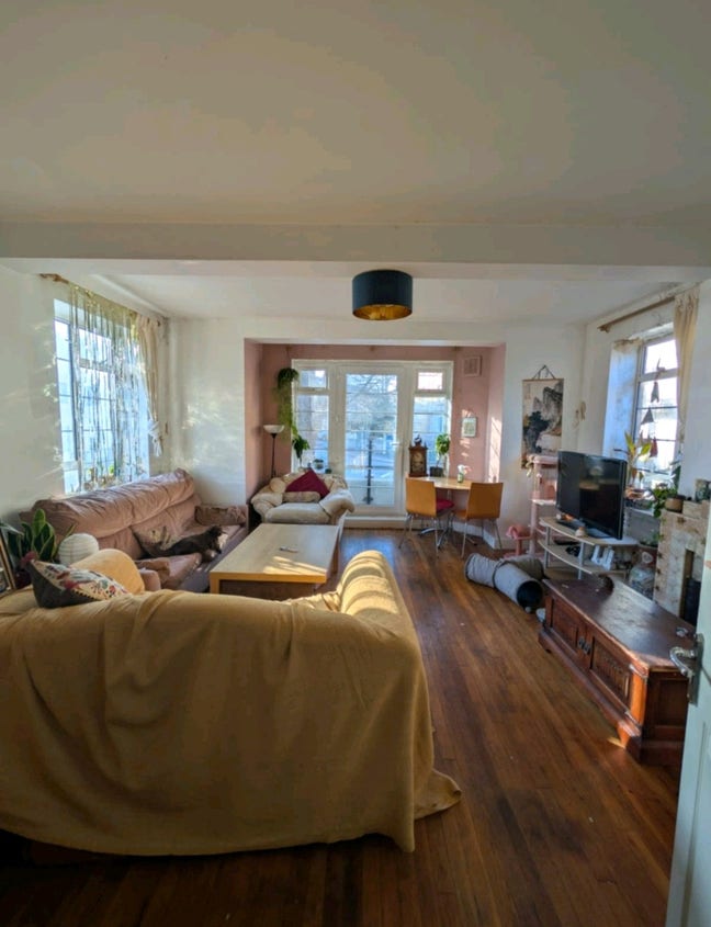 Cosy room in perfect location Main Photo