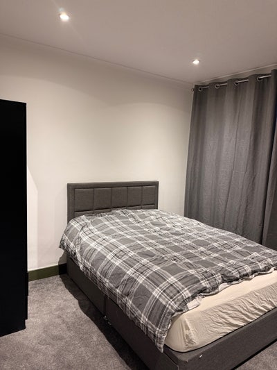 Spacious Double Room to Rent in Rochester Main Photo
